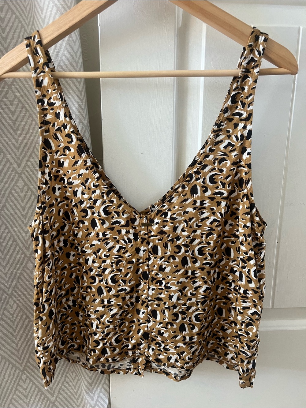 Rusty Mustard Leopard Print V-Neck Tank Top Cropped Medium